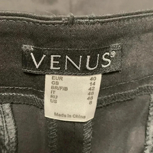 VENUS Women’s Shorts,NWOT. - Picture 3 of 3